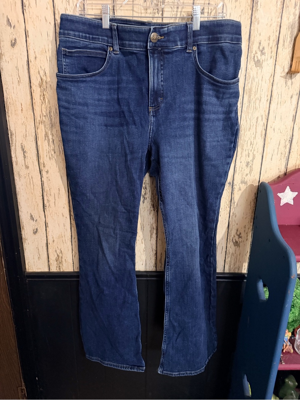Lee Women's Mid-Dark Blue Bootcut Stretch Jeans